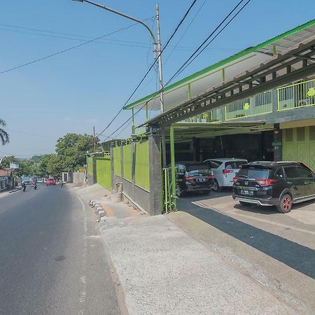 Reddoorz Syariah Near Museum Wisma Karya Subang Exterior foto