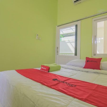 Reddoorz Syariah Near Museum Wisma Karya Subang Exterior foto