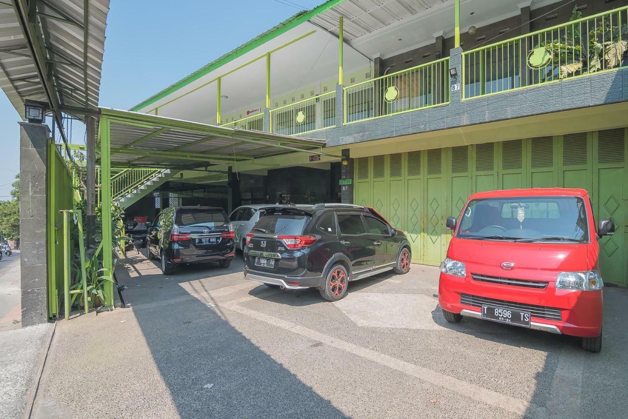 Reddoorz Syariah Near Museum Wisma Karya Subang Exterior foto