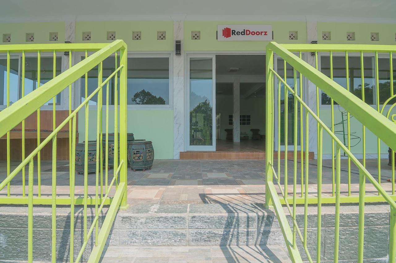Reddoorz Syariah Near Museum Wisma Karya Subang Exterior foto